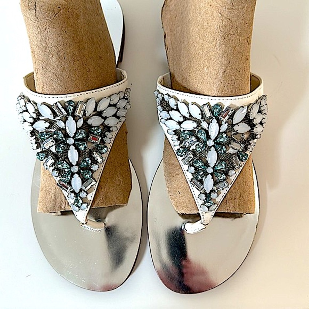 NWOB!!Beautiful White with Beaded Top Thong Sandals - Picture 2 of 7